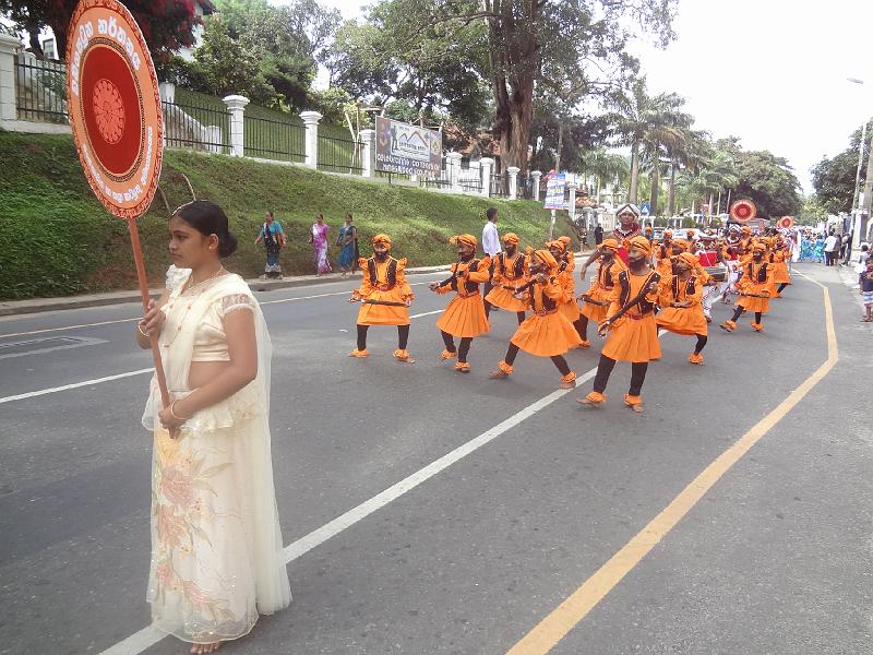 DSC03327.JPG - Sep 8-12, 2014 街頭遊行 (斯里蘭卡，可倫坡) [Parade, Colombo, Sri Lanka]-145
